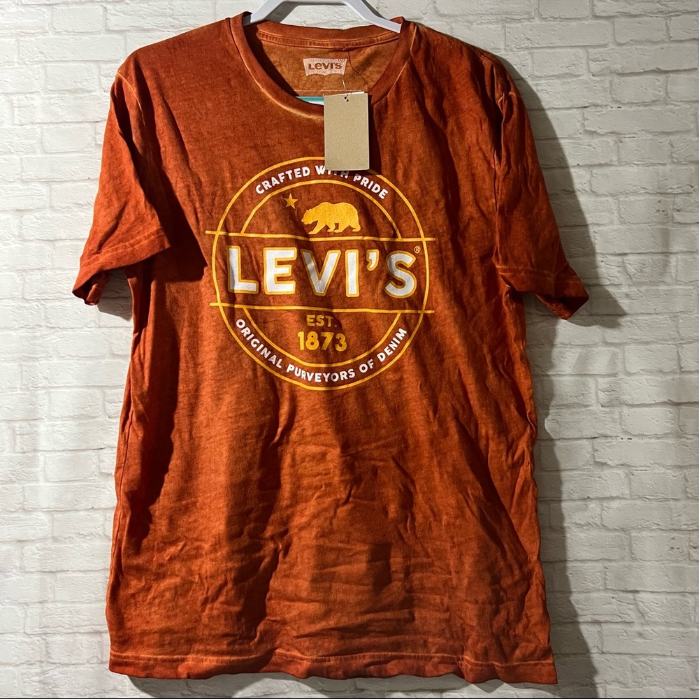 Levi’s tee shirt